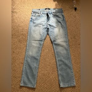 Hollister Men’s Lightwash Jeans